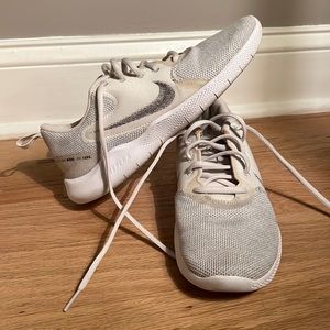 Nike cross training white womens sneakers